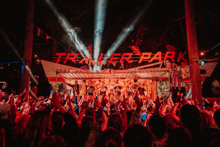 Your Trailer Park line up just pulled up…