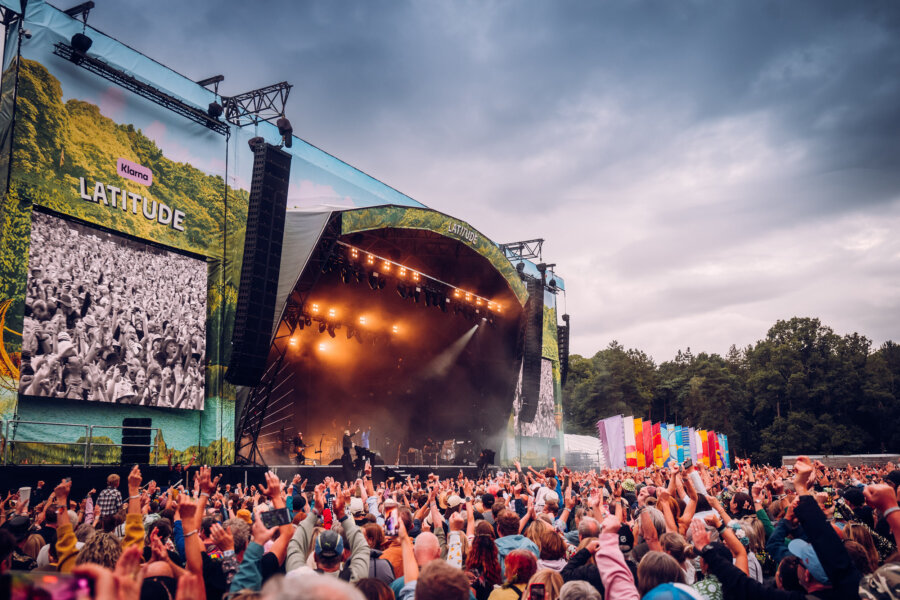 Crowd at Stage